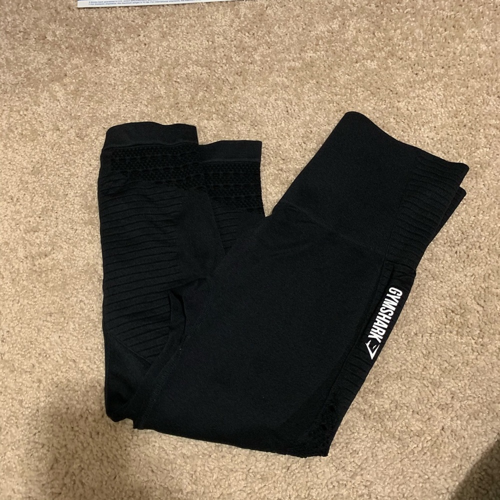 Black energy seamless cropped